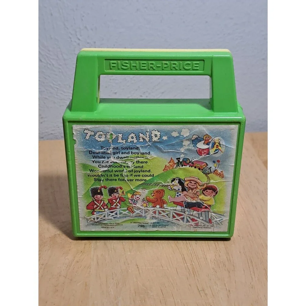 Vintage 1983 Fisher Price Toy Radio Wind Up Music Box Toyland #795 WORKS